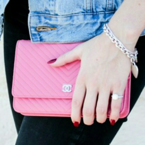 Chanel Pink Caviar Chevron chain Wallet - Picture 5 of 8